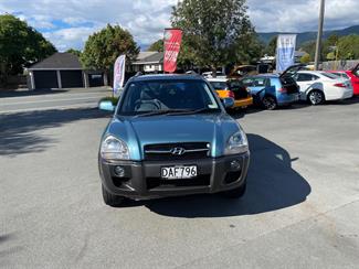 2005 Hyundai Tucson - Thumbnail
