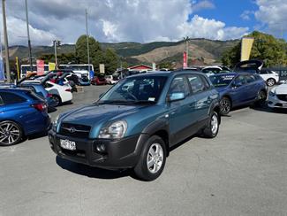2005 Hyundai Tucson - Thumbnail