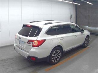 2016 Subaru Outback - Thumbnail