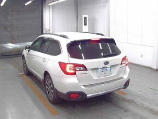 2016 Subaru Outback - Thumbnail