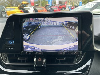 2017 Toyota C-HR - Thumbnail