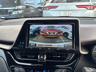 2017 Toyota C-HR - Thumbnail