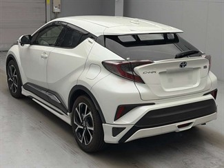 2017 Toyota C-HR - Thumbnail