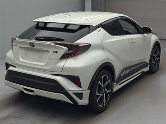 2017 Toyota C-HR - Thumbnail