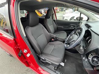 2017 Toyota Vitz - Thumbnail
