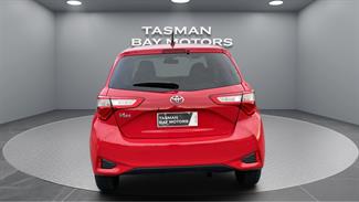 2017 Toyota Vitz - Thumbnail