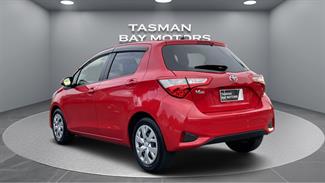 2017 Toyota Vitz - Thumbnail