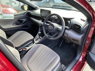2021 Toyota Yaris - Thumbnail