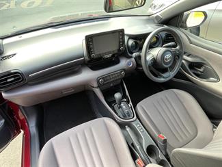 2021 Toyota Yaris - Thumbnail