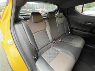 2017 Toyota C-HR - Thumbnail