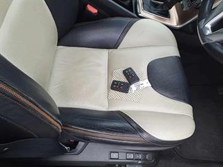 2013 Volvo V40 - Thumbnail