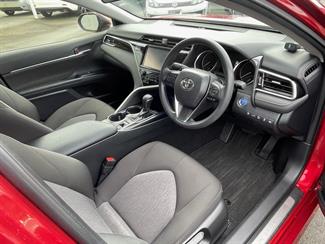 2018 Toyota Camry - Thumbnail