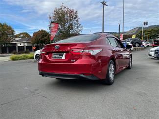 2018 Toyota Camry - Thumbnail