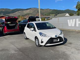 2020 Toyota Vitz - Thumbnail