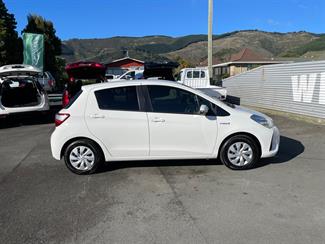 2020 Toyota Vitz - Thumbnail