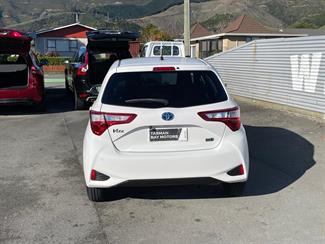 2020 Toyota Vitz - Thumbnail
