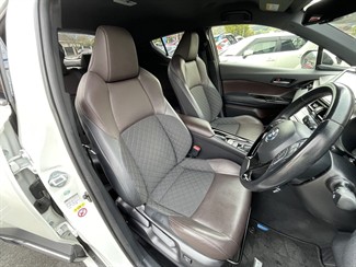 2017 Toyota C-HR - Thumbnail