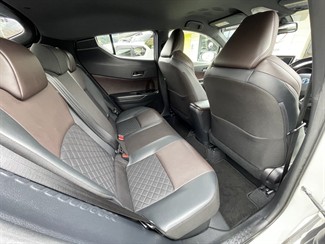 2017 Toyota C-HR - Thumbnail