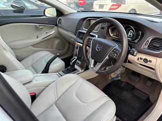 2013 Volvo V40 - Thumbnail