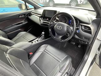 2019 Toyota C-HR - Thumbnail