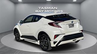 2019 Toyota C-HR - Thumbnail