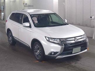 2015 Mitsubishi Outlander - Thumbnail