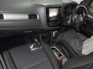2015 Mitsubishi Outlander - Thumbnail