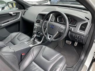 2015 Volvo XC60 - Thumbnail