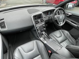 2015 Volvo XC60 - Thumbnail