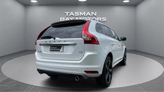2015 Volvo XC60 - Thumbnail