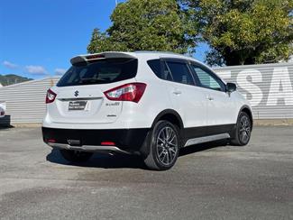 2015 Suzuki SX4 - Thumbnail