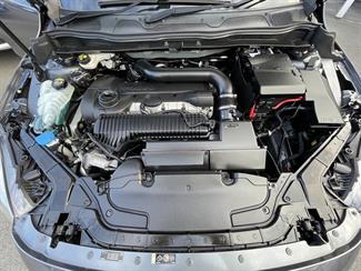 2013 Volvo V40 - Thumbnail