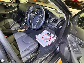 2013 Volvo V40 - Thumbnail