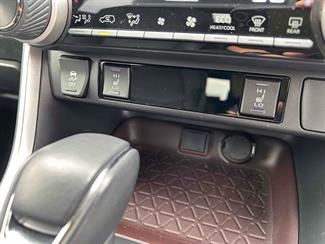 2020 Toyota RAV4 - Thumbnail