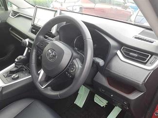 2020 Toyota RAV4 - Thumbnail