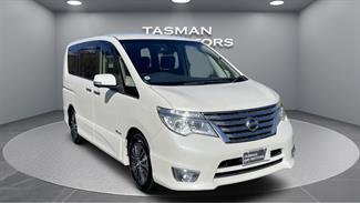 2015 Nissan Serena - Thumbnail