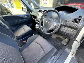 2015 Nissan Serena - Thumbnail