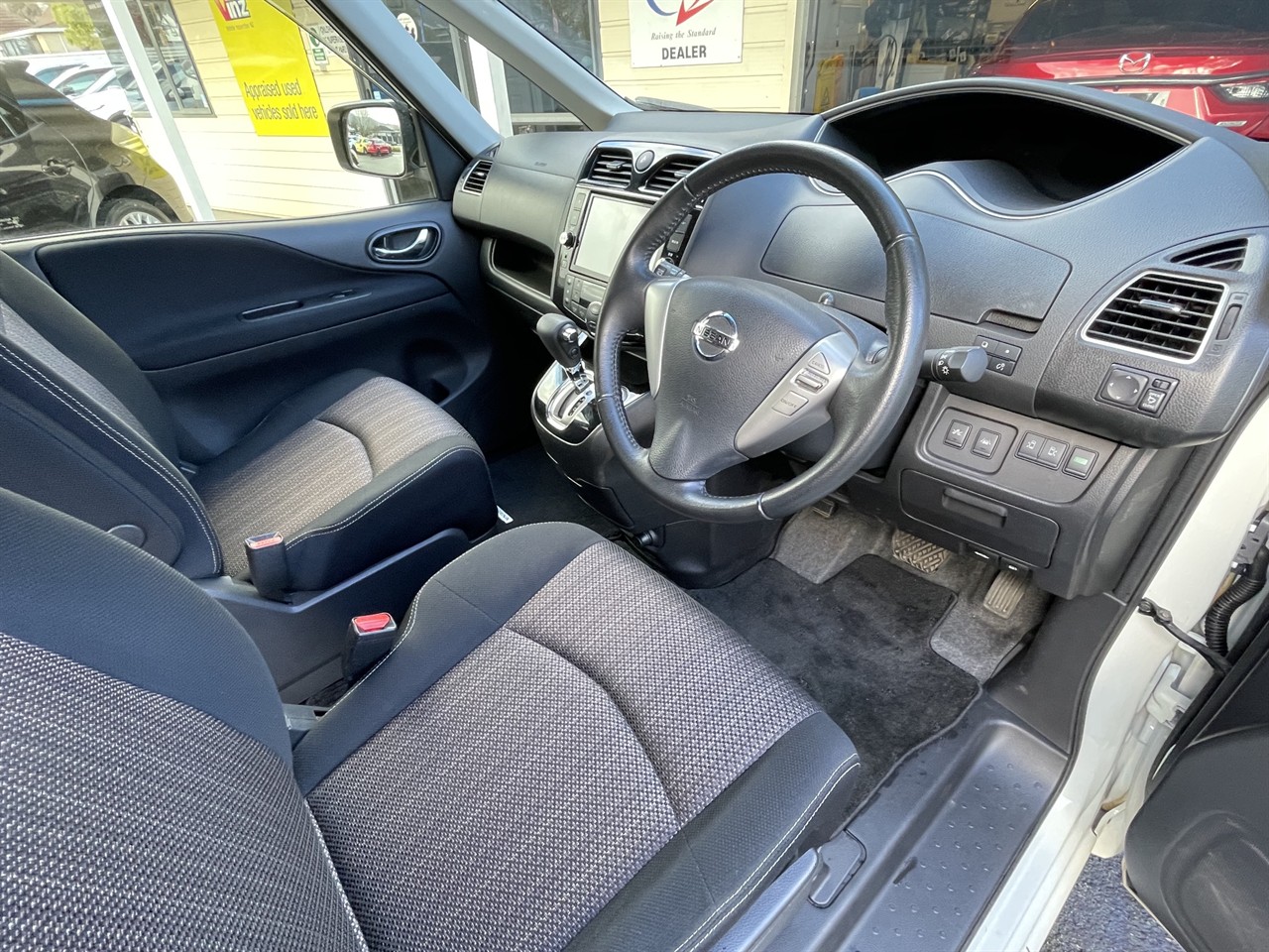 2015 Nissan Serena