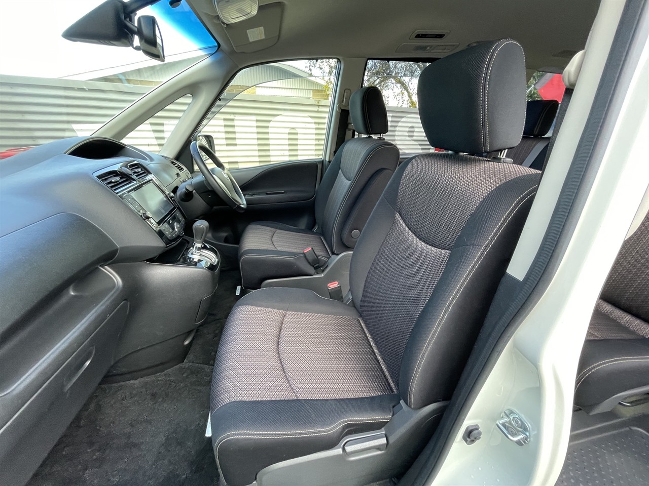 2015 Nissan Serena