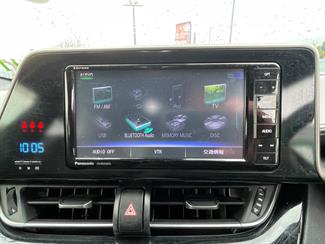 2017 Toyota C-HR - Thumbnail
