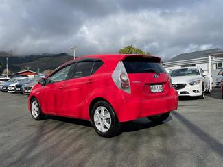 2012 Toyota Aqua - Thumbnail