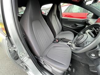 2021 Toyota Yaris - Thumbnail