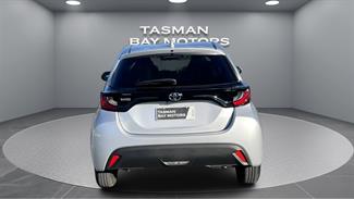 2021 Toyota Yaris - Thumbnail