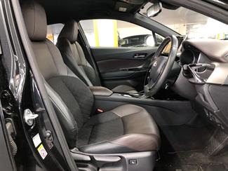 2017 Toyota C-HR - Thumbnail