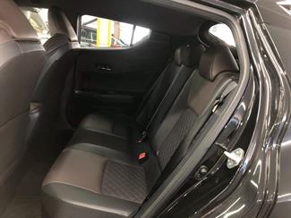 2017 Toyota C-HR - Thumbnail