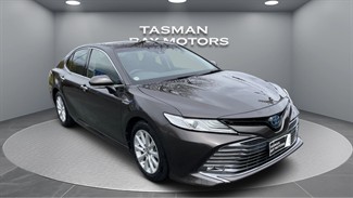 2017 Toyota Camry - Thumbnail