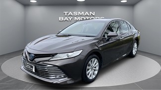 2017 Toyota Camry - Thumbnail
