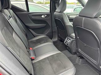 2020 Volvo XC40 - Thumbnail