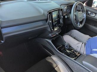 2020 Volvo XC40 - Thumbnail