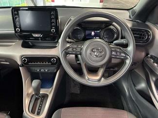 2021 Toyota Yaris - Thumbnail